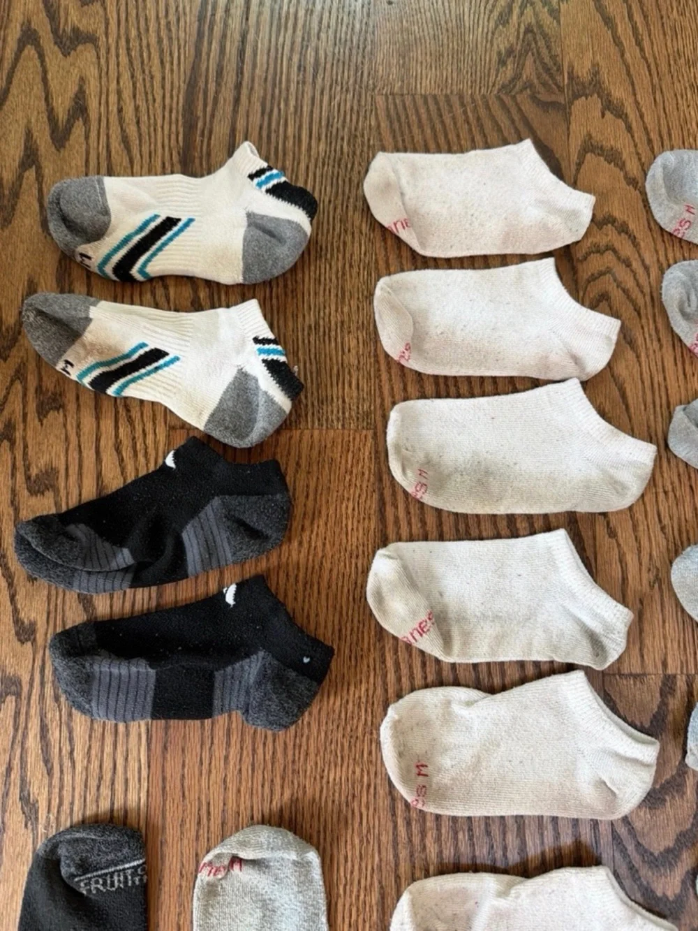 Youth medium low cut socks